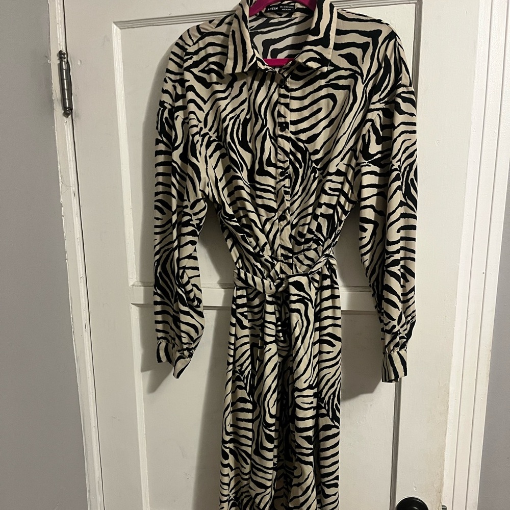 SHEIN Black and White Zebra Pattern Long Sleeve Dress